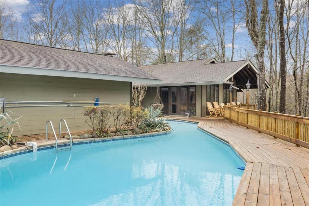 Bourbon Hollow Lodge With Hot Tub And Pool Plus Game Room Only 5 Min To Downtown Gatlinburg Exterior foto