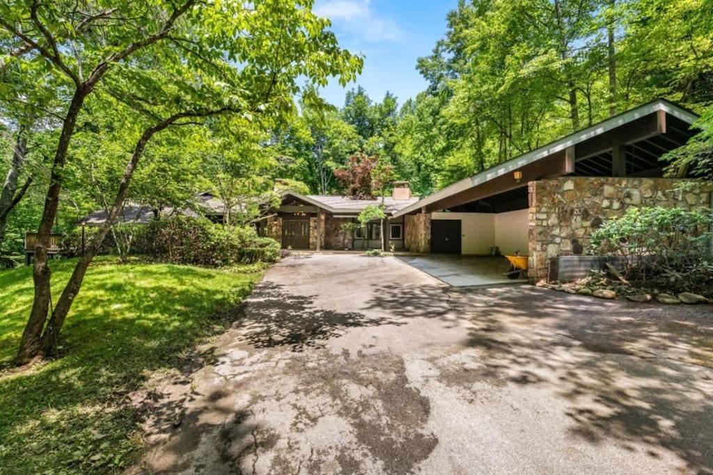 Bourbon Hollow Lodge With Hot Tub And Pool Plus Game Room Only 5 Min To Downtown Gatlinburg Exterior foto